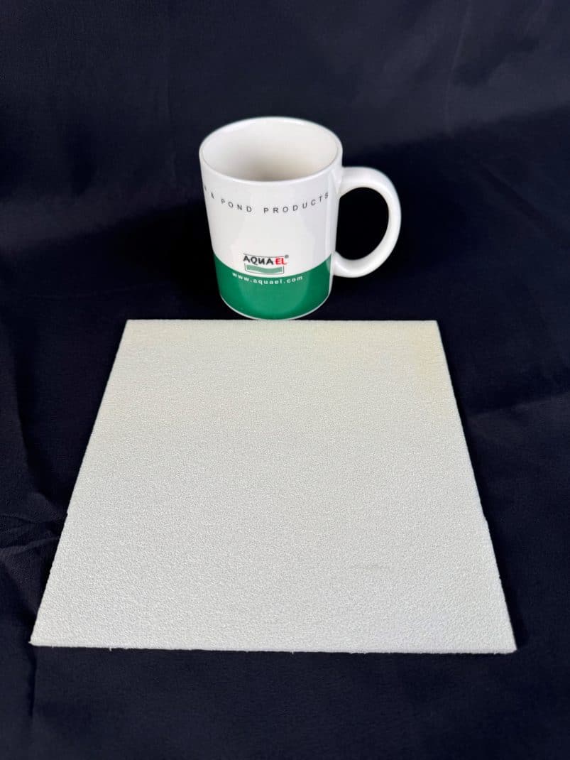 Aquael Pad Under for Shrimp Set 10 White.jpg